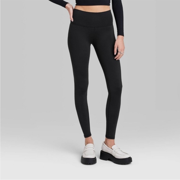 🌟Host Pick🌟Women’s Wild Fable High-Waisted ButterBliss Leggings - Picture 2 of 3